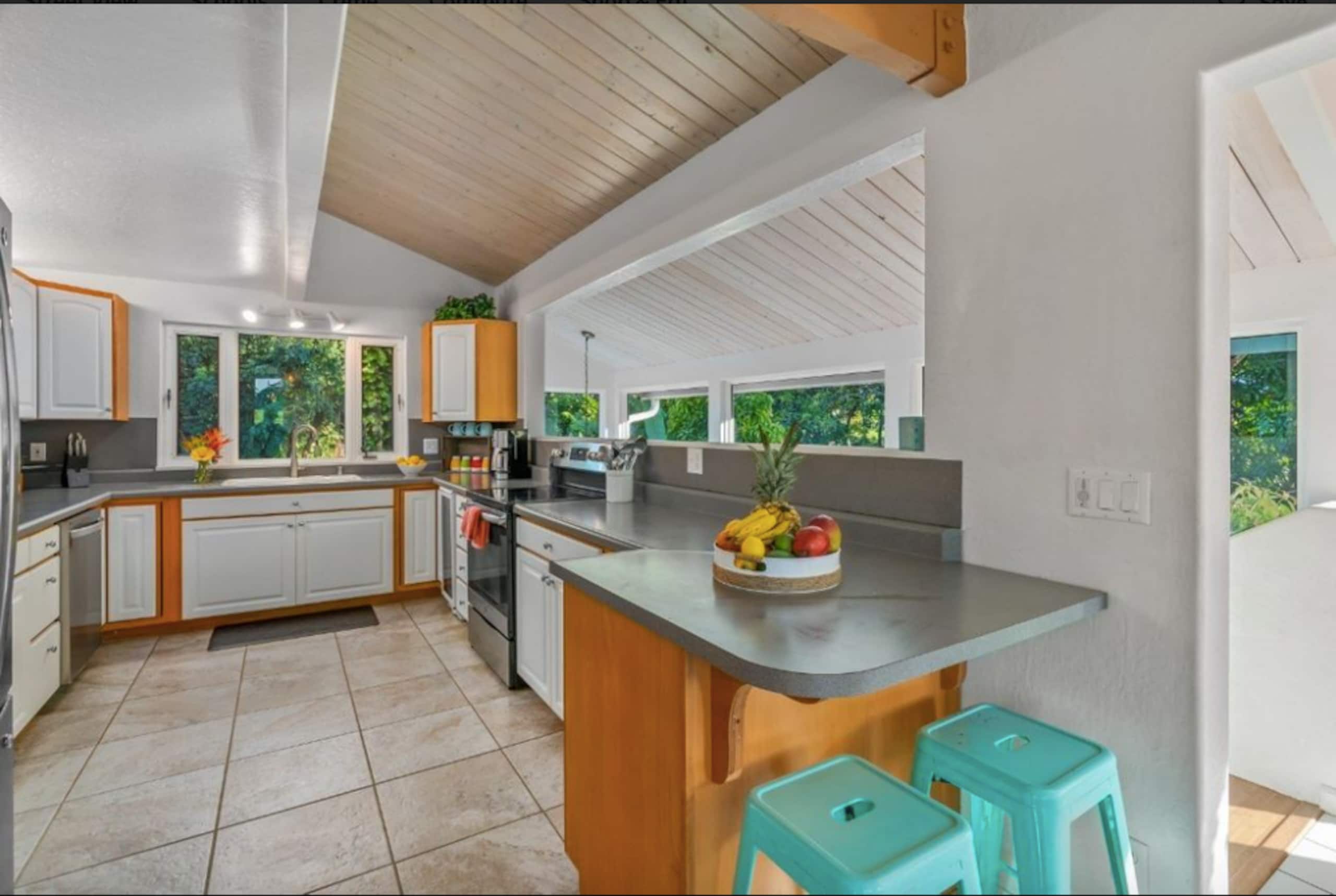 Home in Princeville · ★4.96 · 4 bedrooms · 6 beds · 2 private baths - Image 5