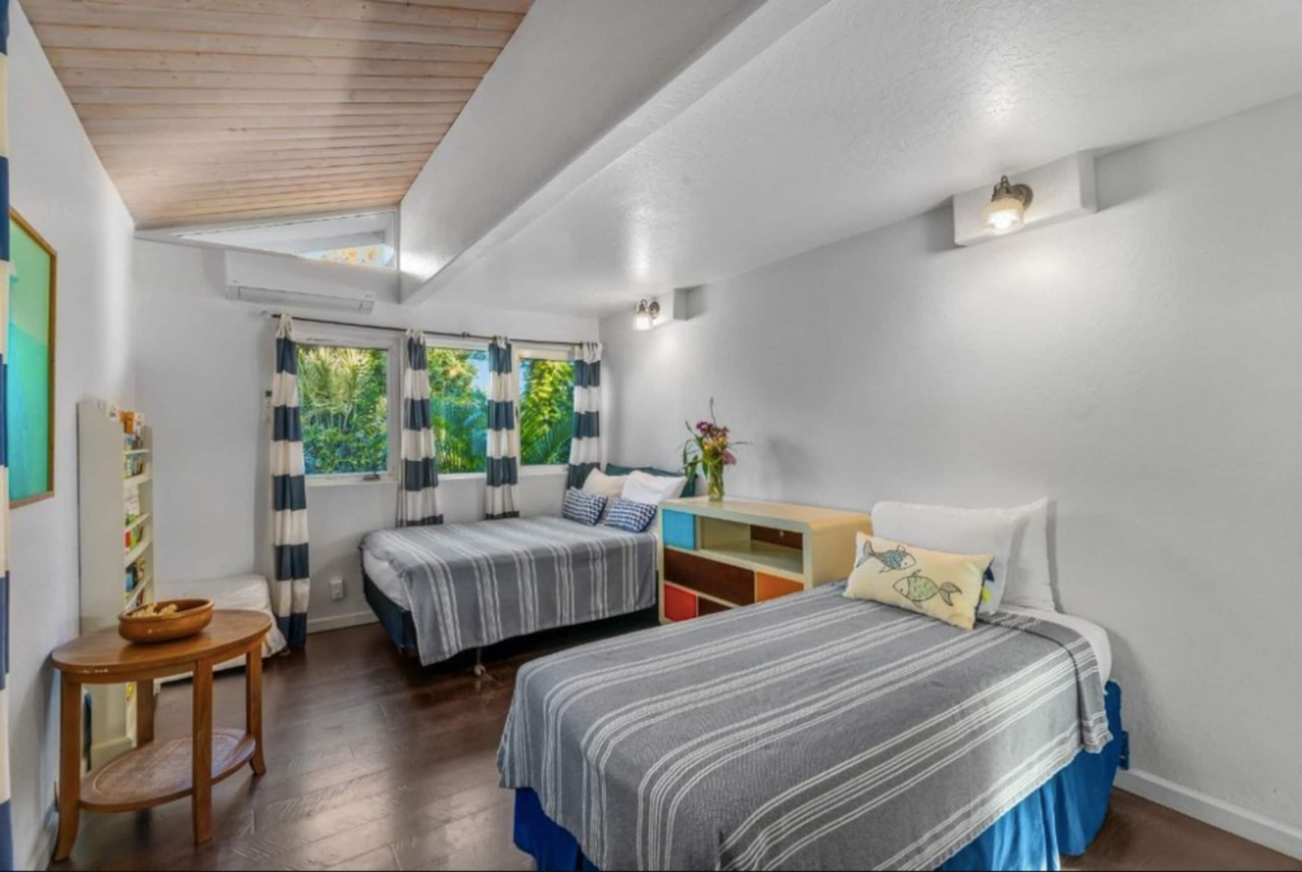 Home in Princeville · ★4.96 · 4 bedrooms · 6 beds · 2 private baths - Image 13