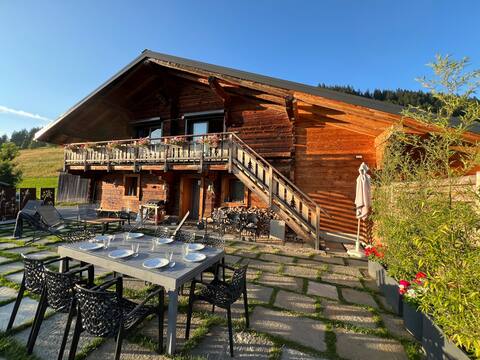 Restored farmhouse 8/12 people 140 m2, luxury services
