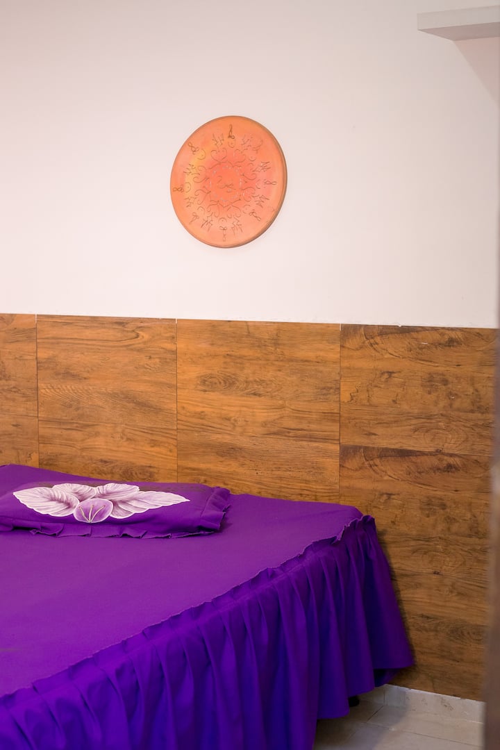 Საძინებელი 1 - 1 ორადგილიანი საწოლი + სააბაზანო