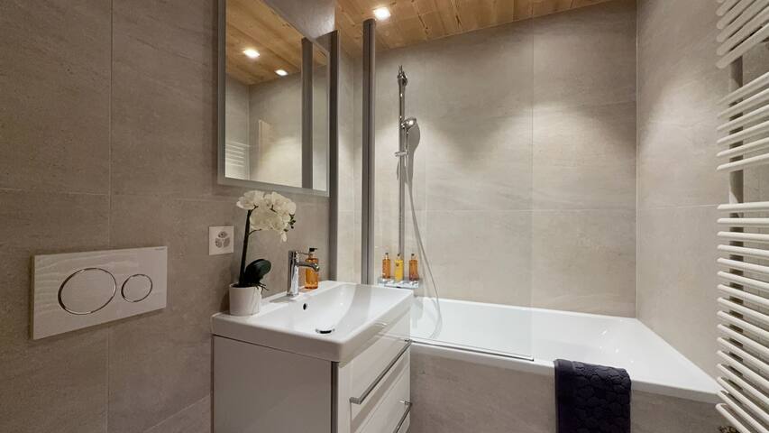 Daphné Heights by Villars Luxury, super central gallery image 4