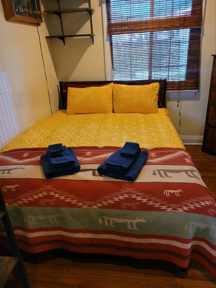 Dhomë gjumi/krevat dopio "queen"