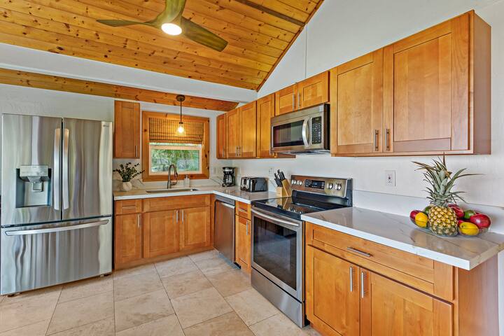 OCEANFRONT HOME*UNINTERRUPTED*HOT TUB*PRIVATE GEM gallery image 3