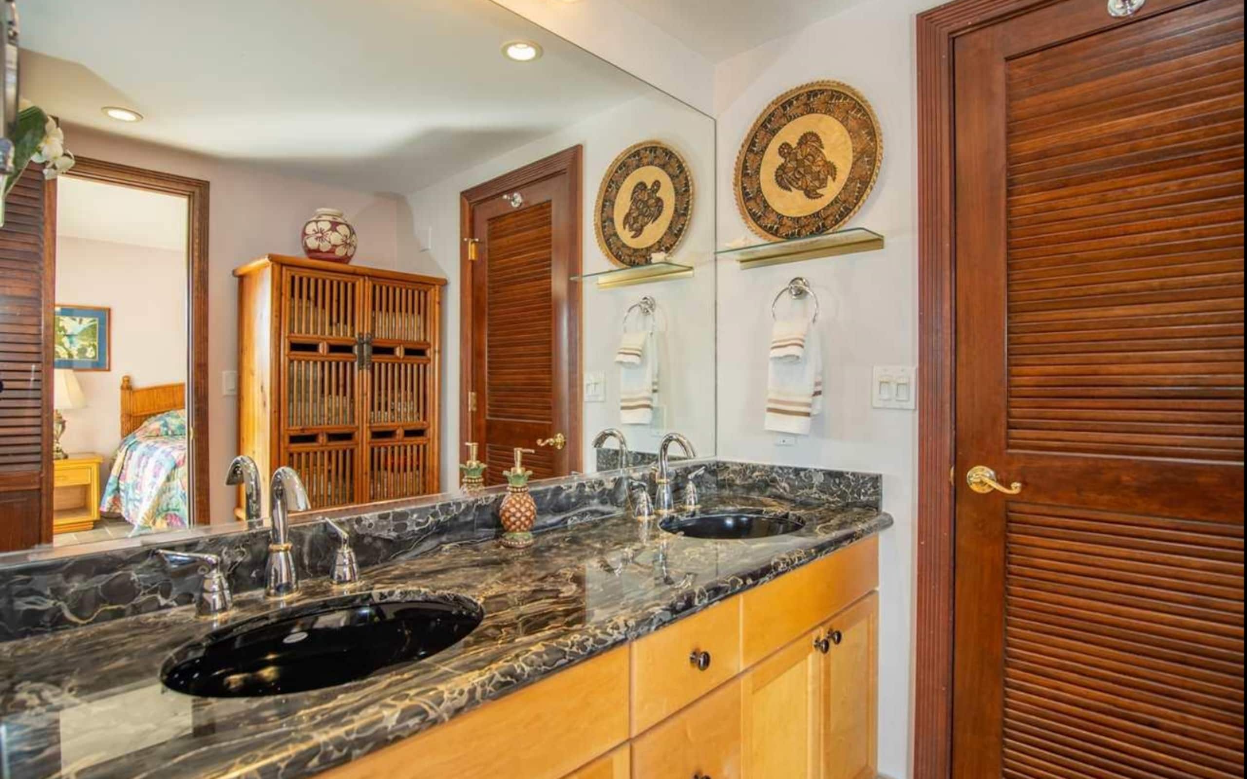 Condo in Lahaina · ★4.93 · 2 bedrooms · 3 beds · 2 baths - Image 22