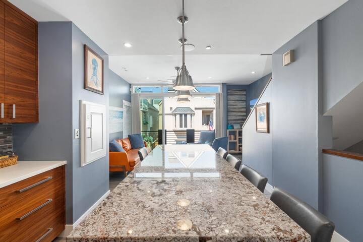 Modern beach house only 8 houses to the sand gallery image 3