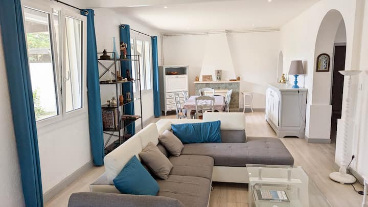 Maison De Campagne à Deux Pas Du Centre Ville - Saint-Laurent-d'Aigouze