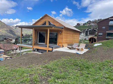 Tiny Bishorn with Jacuzzi (private) & sauna