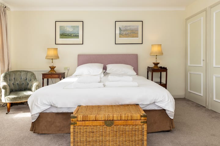 Camera da letto 2 con 1 letto matrimoniale grande, 1 letto singolo e 1 letto estraibile 