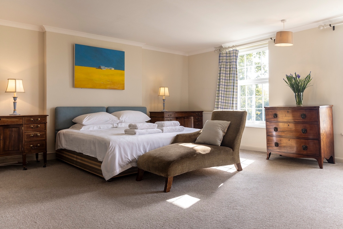 Bedroom 3 with 1 Super King Size Bed