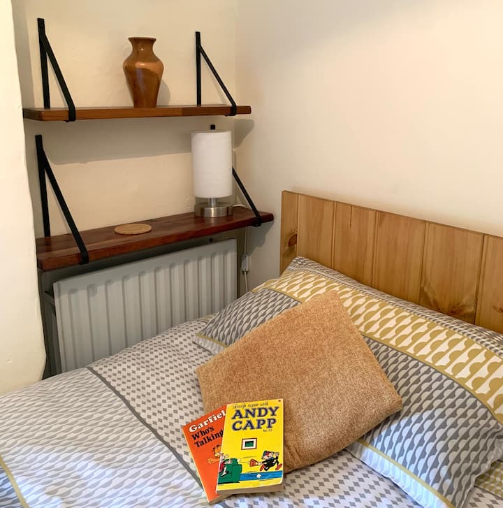 Twin bedroom