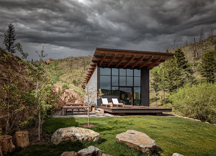 Secluded modern mountain home with stunning views - Houses for