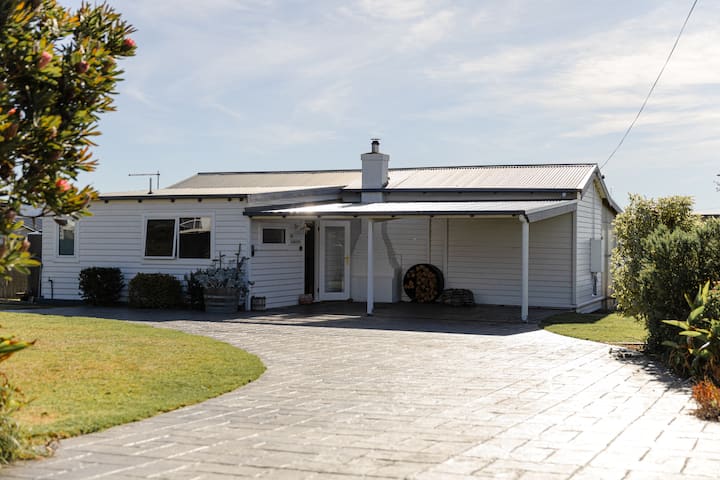 The Sea Keeper Bicheno-cosy Seaside Cottage+sauna - Bicheno