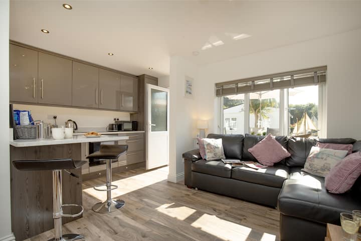 Little Greenway Holiday Bungalow - Dartmouth