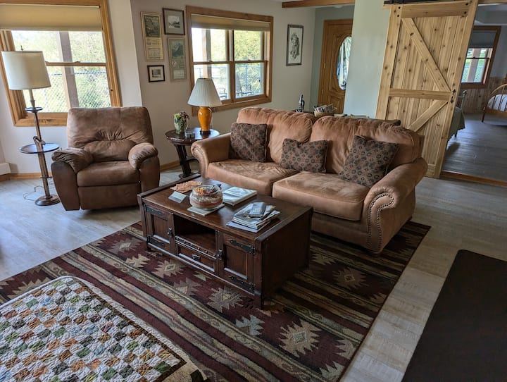 Quiet Farm Retreat - Montana