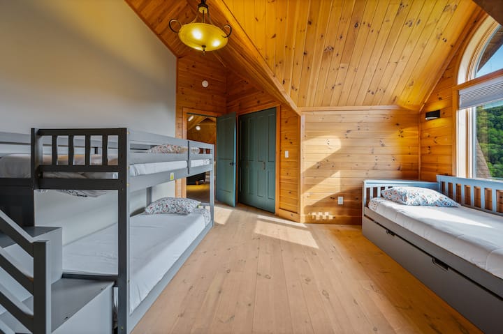 Eagle Manor 2nd floor, bunk bed + single bed with trundle 