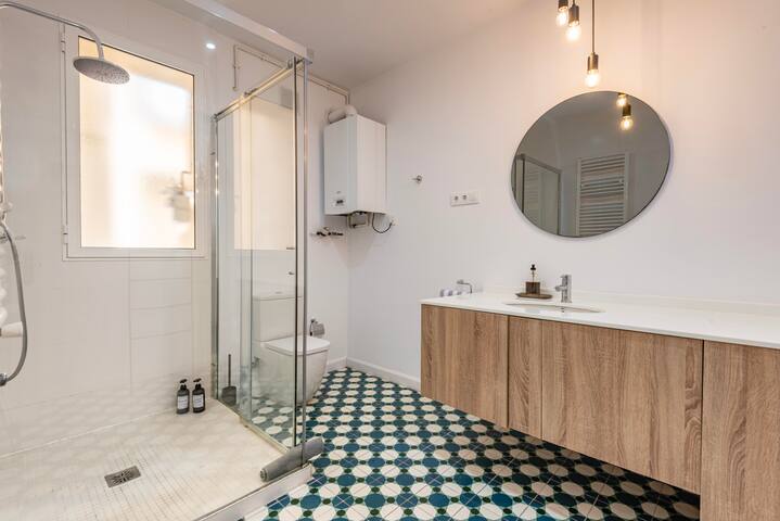 Large apartment in Malasaña – 3 bedrooms gallery image 5