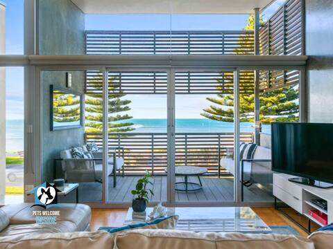 New York Loft Style Esplanade Retreat
