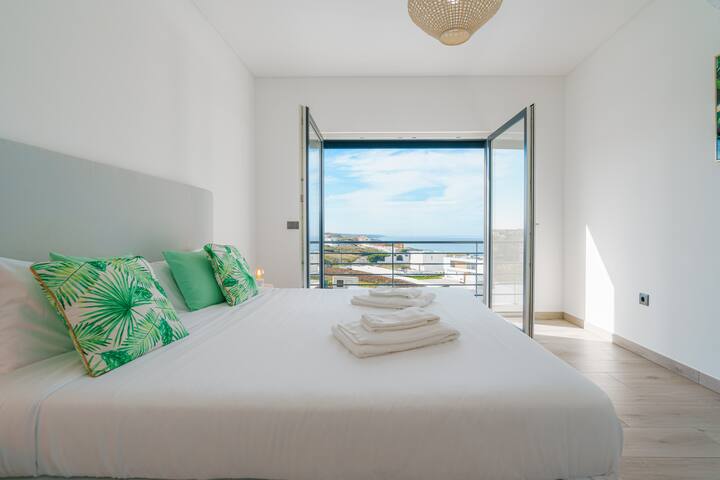 Silver Villa with ocean view gallery image 3