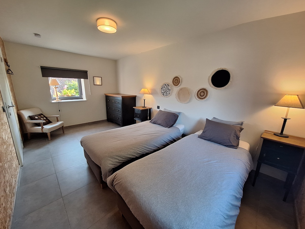 Bedroom with possibility of 2 single beds (90*200) or set as a double bed (180*200)