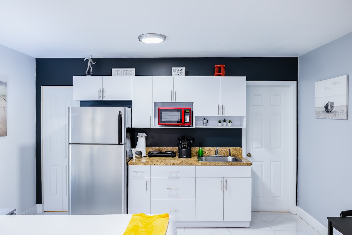 Popular Airbnb listing: 5 minutes to everything in Miami in Curtis Park