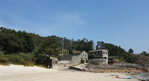 Casa Temperan, on the beachfront by the sea
