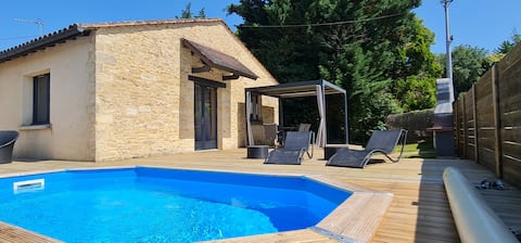 Lascau'side stone house pool & wifi in Dordogne