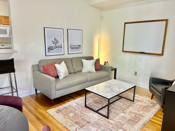 112 • 2br/2ba • Cozy • Private Balcony - Hoboken, NJ