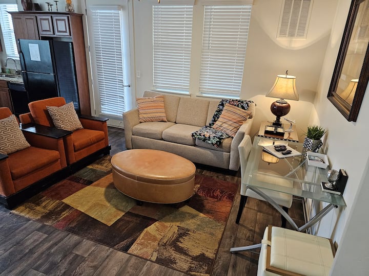 Spring Is Here! - Family Friendly, 2b/2ba, Ht Open - South Jordan, UT