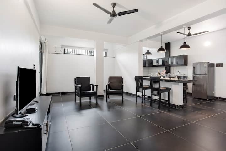 Full kitchen image 1
