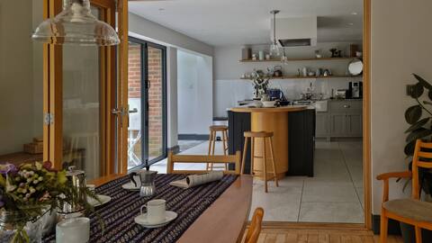 Tollgate Farm Kent 7 bed house,  garden & hot tub