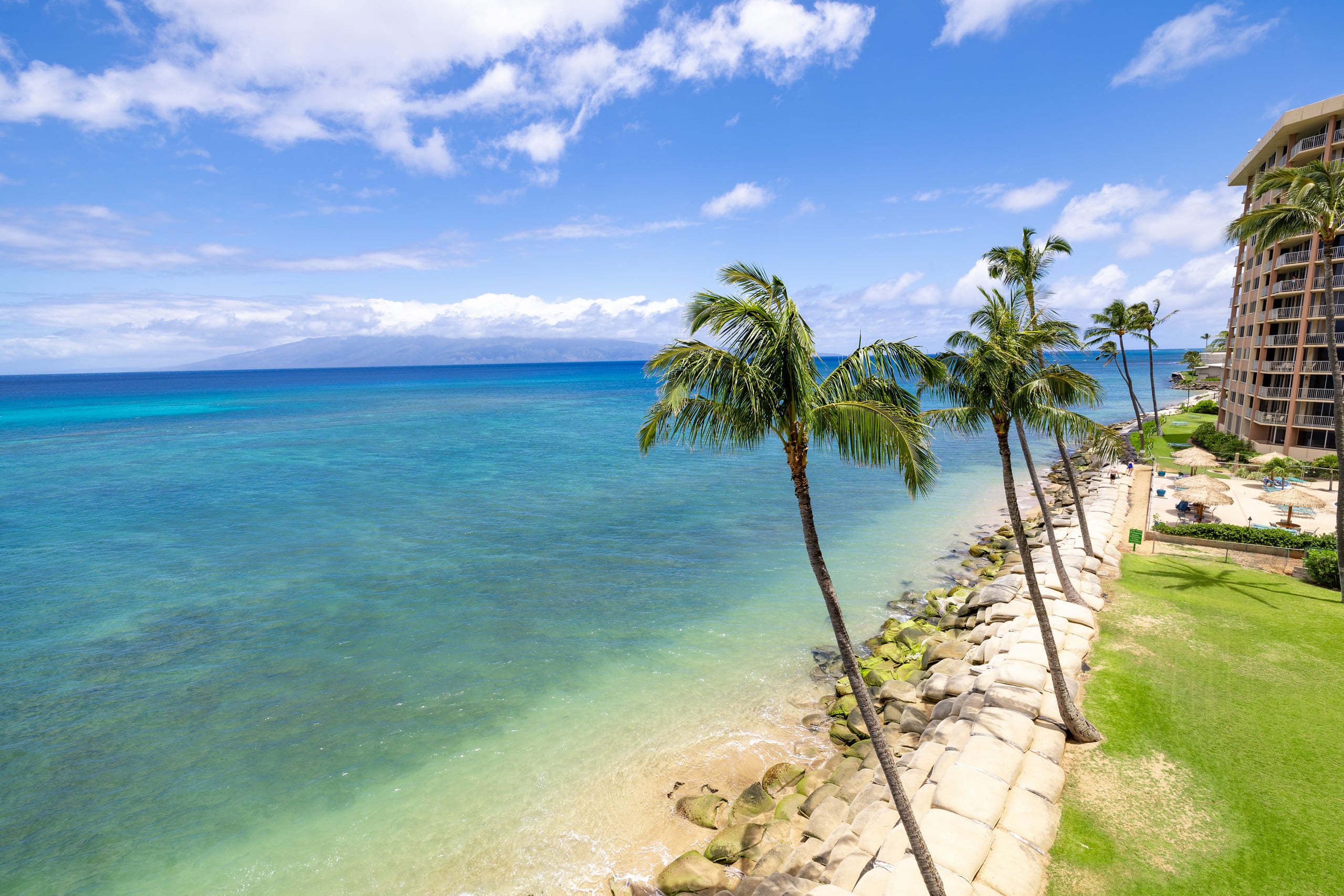 Condo in Lahaina · ★4.96 · 1 bedroom · 1 bed · 1 bath - Image 35