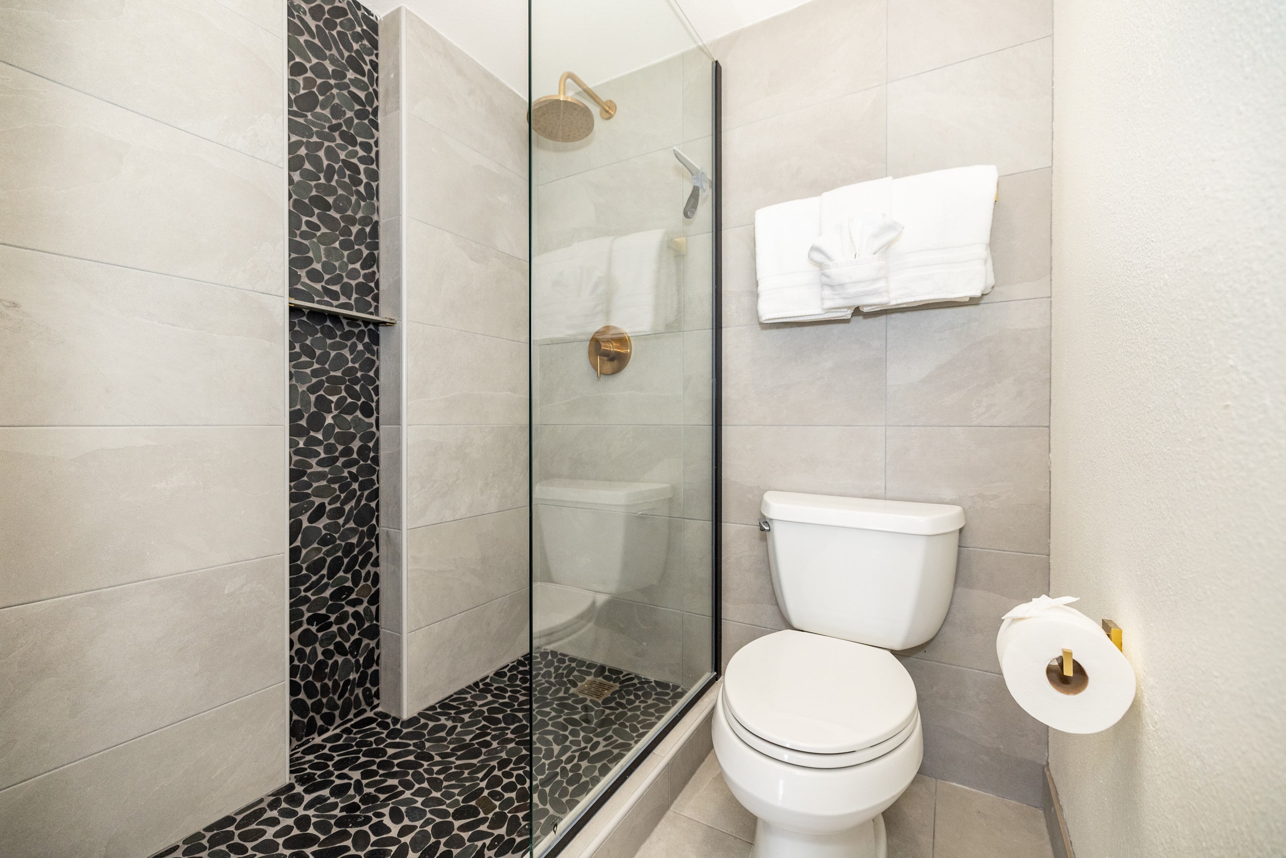 Condo in Lahaina · ★4.96 · 1 bedroom · 1 bed · 1 bath - Image 13