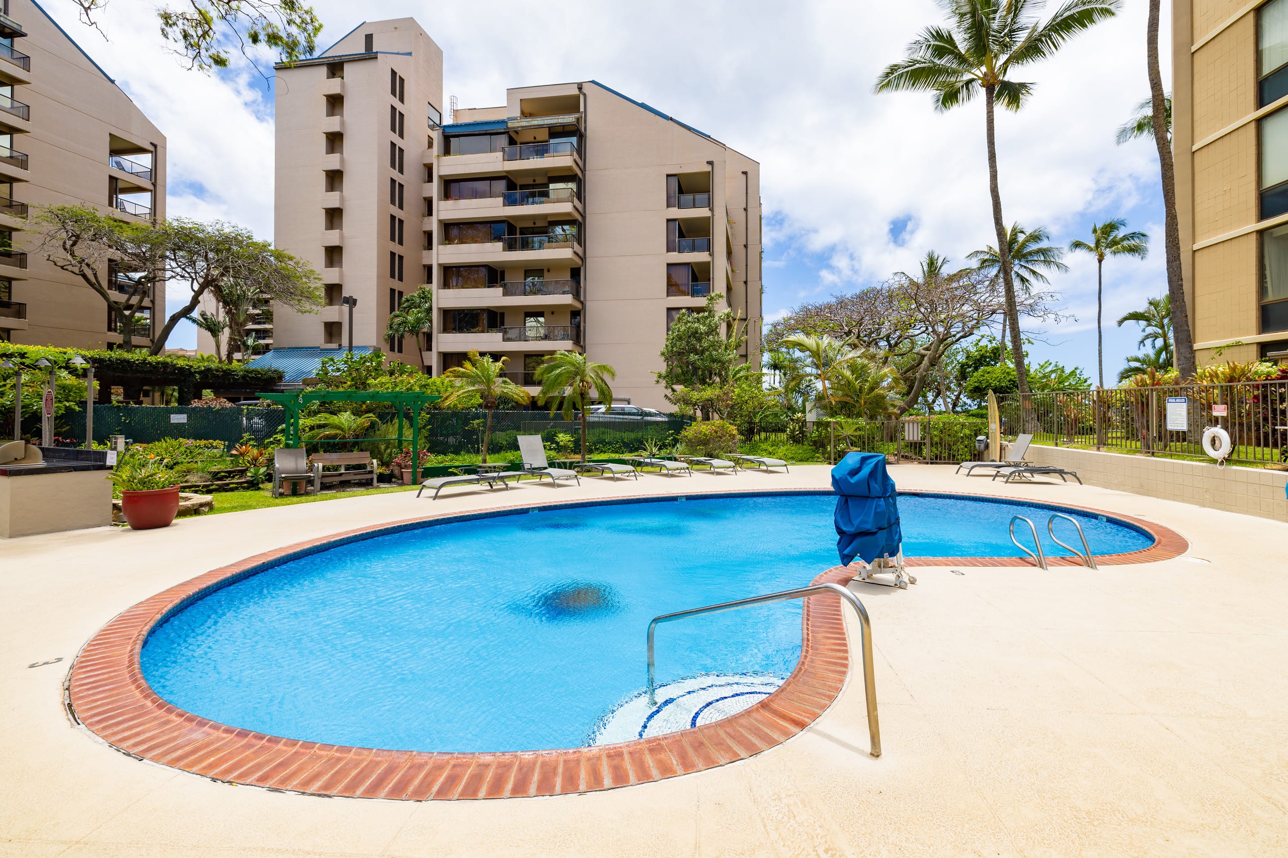 Condo in Lahaina · ★4.96 · 1 bedroom · 1 bed · 1 bath - Image 37