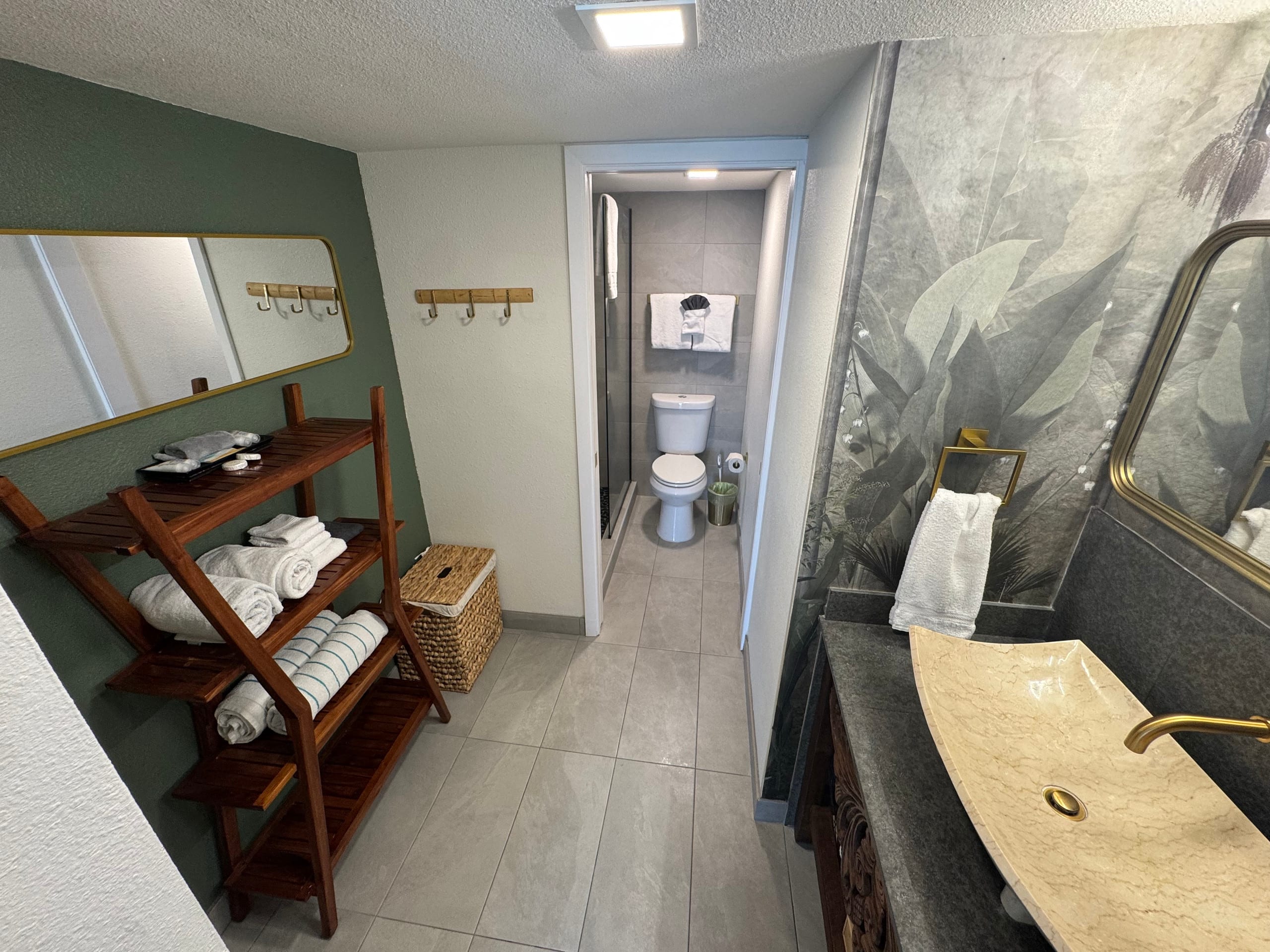 Condo in Lahaina · ★4.96 · 1 bedroom · 1 bed · 1 bath - Image 16