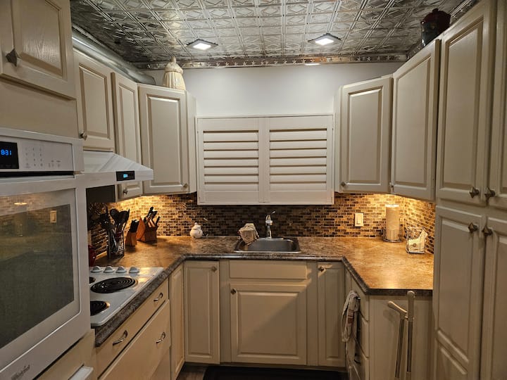Beautiful Luxury Suite Sleeps 2 - Orillia