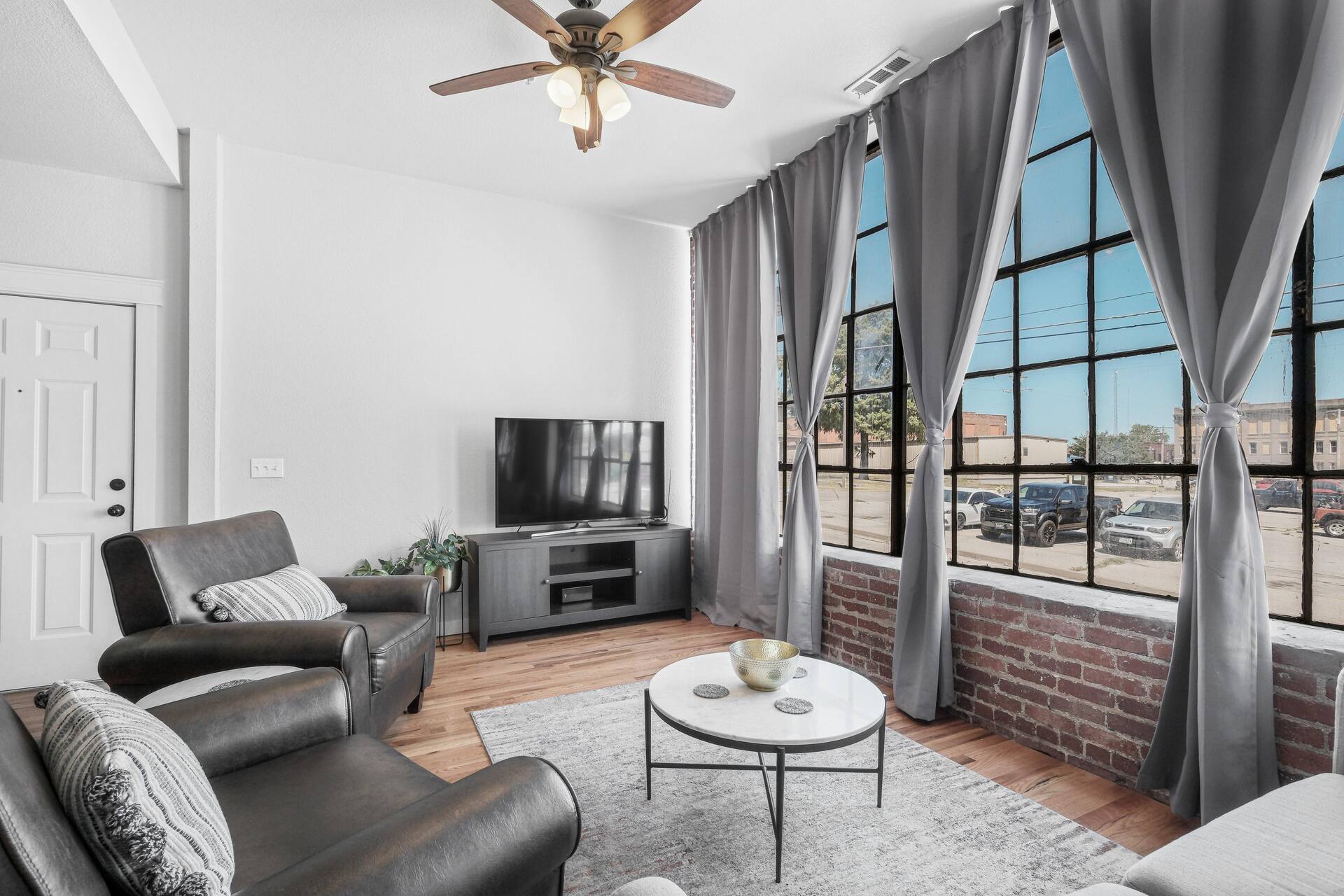 🌟New! Downtown Loft in Webb City!🌆 — photo 5