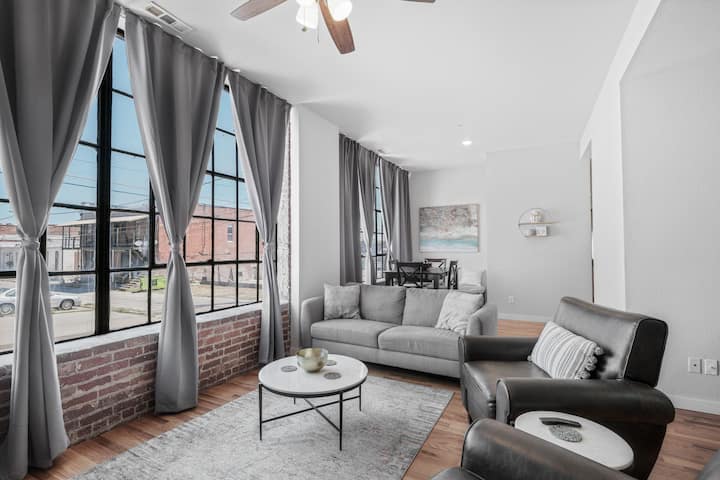 New! Downtown Loft In Webb City! - 조플린