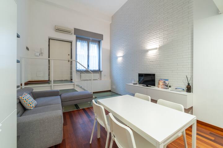 Appartamento Isola con vista sul Bosco Verticale gallery image 5