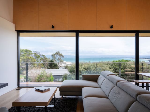 Atelier on Freycinet – Beachside Property
