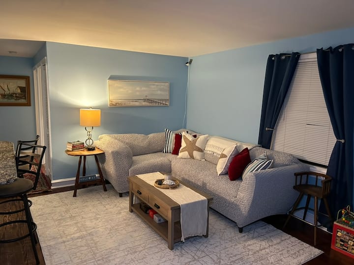 One Block From The Beach - Huge Yard- 12 Guests - Cape May, NJ