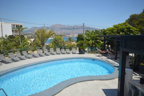 Golden Mile, Sea View, BBQ, Darts, Pool Table