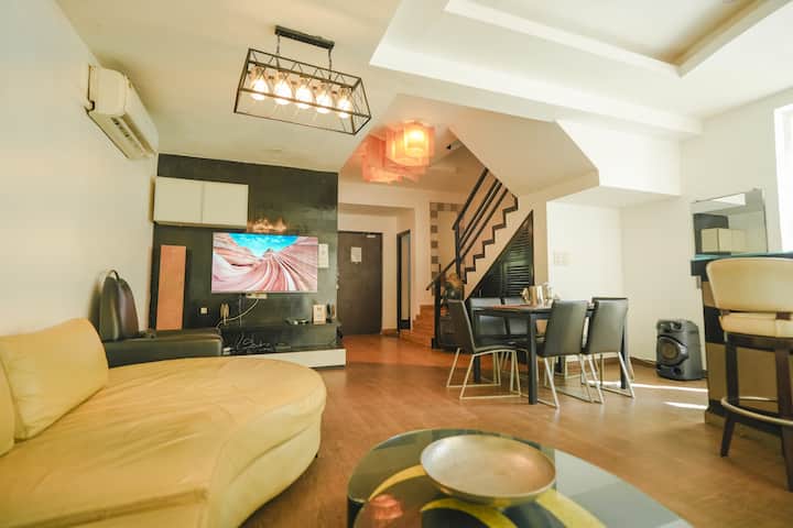 Living room image 6