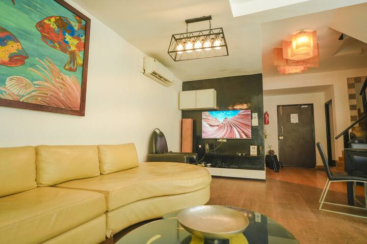 Living room image 4
