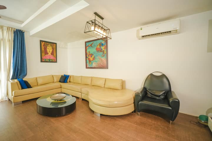 Living room image 1