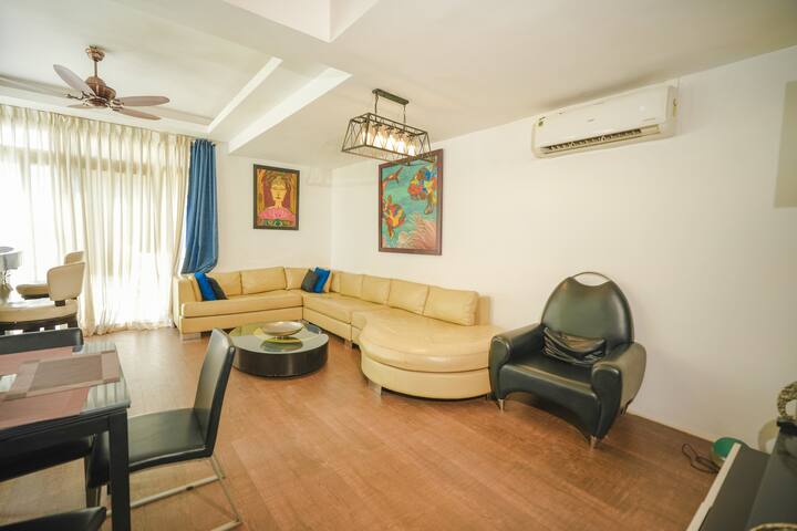 Living room image 3