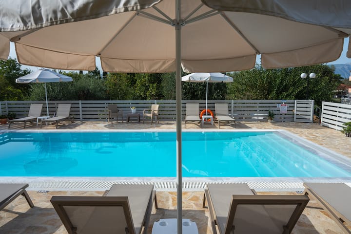 Saltwater Pool, Washing Machine, Bbq, Free Parking - Korfoe