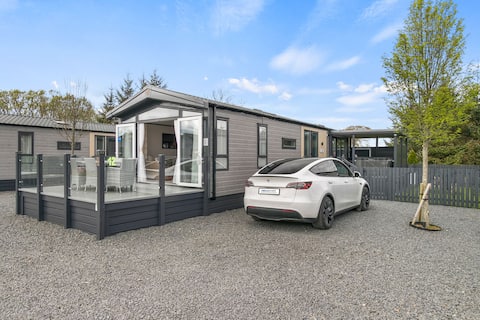 Lakeside Luxury Lodge 12 - Hot Tub Pet Friendly