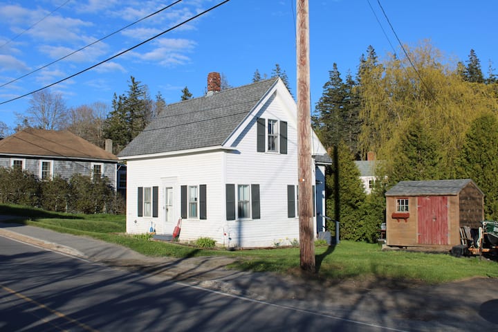 Quaint Cottage In Iconic Village - Forest Lake, Friendship