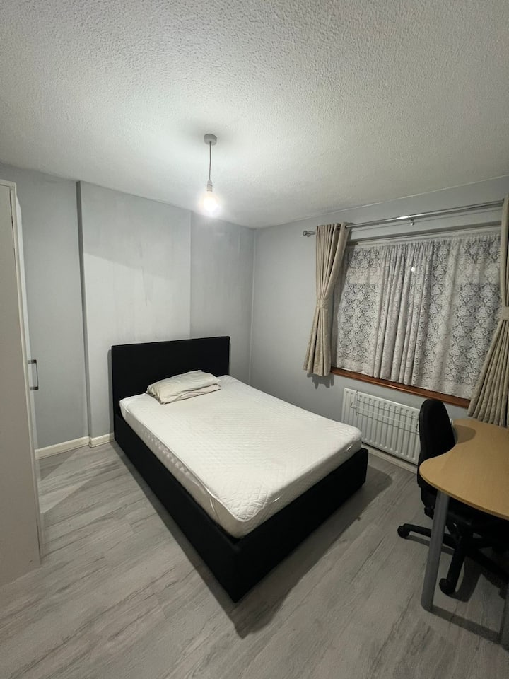 Double Room (Near Lhr)| Near Nato & Harry Potter - Watford