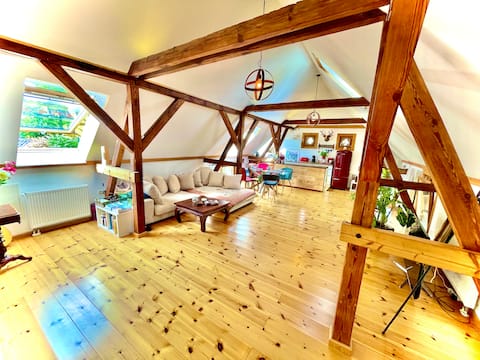 Historic retro loft near Potsdam, garden + lakeside